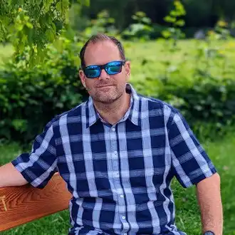 Portrait-Foto von Thorsten Meuter